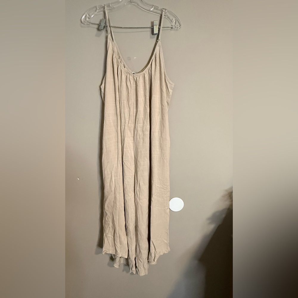 Relaxed Beige Spaghetti-Strap Linen Jumpsuit - Picture 4 of 5